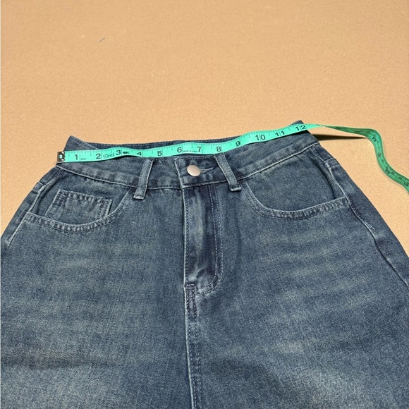 SHEIN Blue Jean Shorts Relaxed Fit Cut-Off - Picture 5 of 5